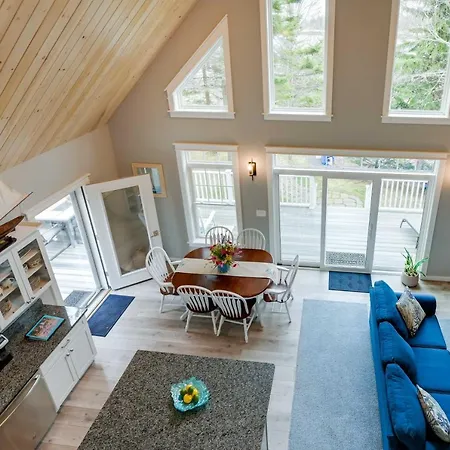 Oceanfront Prospect Harbor House With Deck, View Vila
